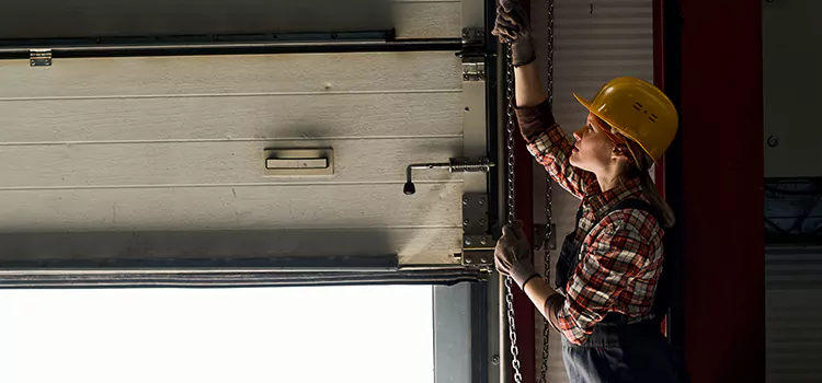 Addressing Common Garage Door Stoppage Issues in Selma, CA